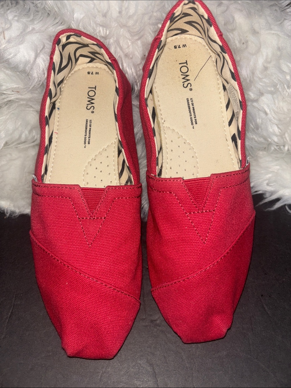Red Casual Slip On Toms Shoes Flats Loafers Women’s Size 7.5